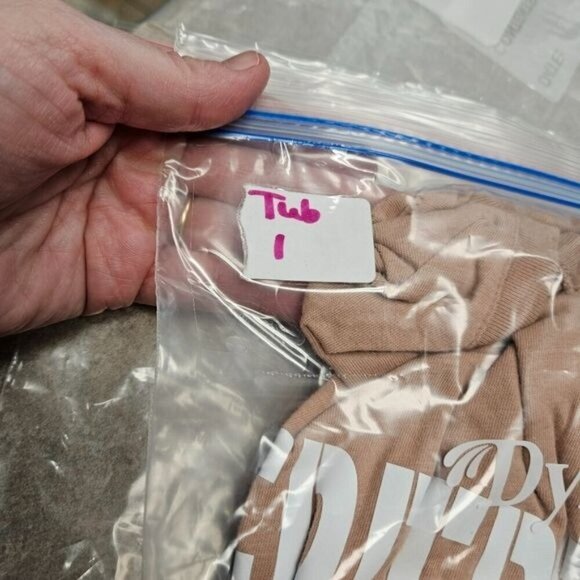 Banana Republic Free Britney Pink Graphic T-Shirt XL Cotton/Polyester - Picture 8 of 8